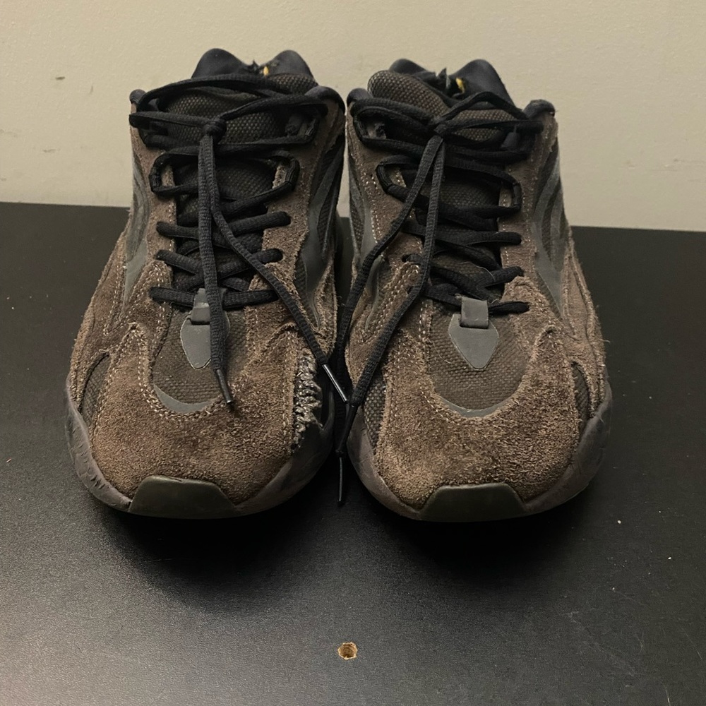 Yeezy vanta black